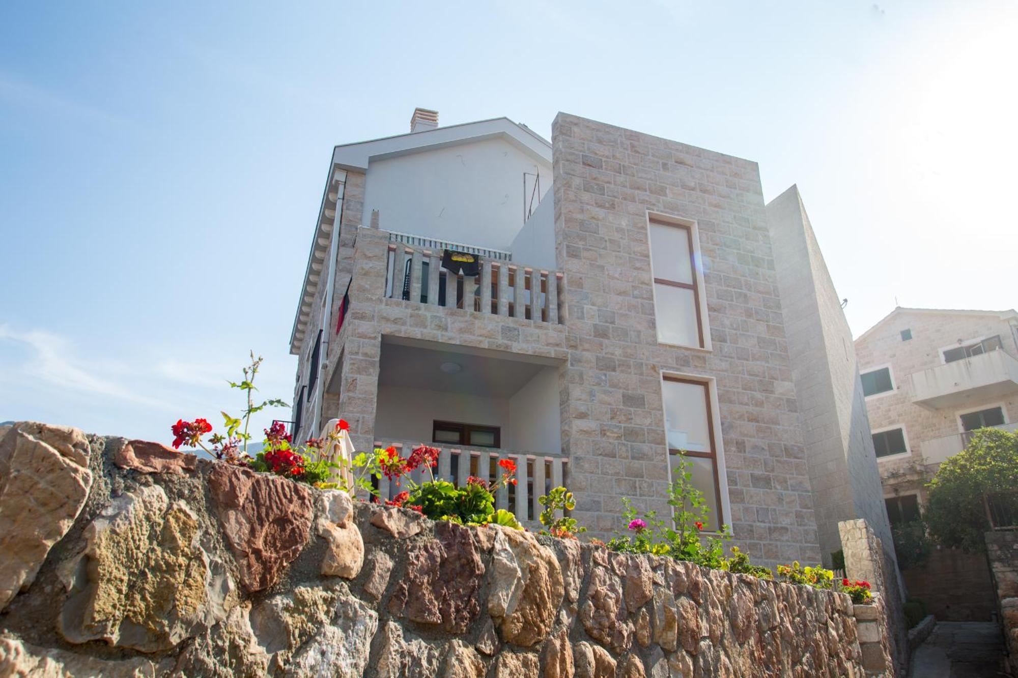 Mima Apartments Sveti Stefan Exterior photo